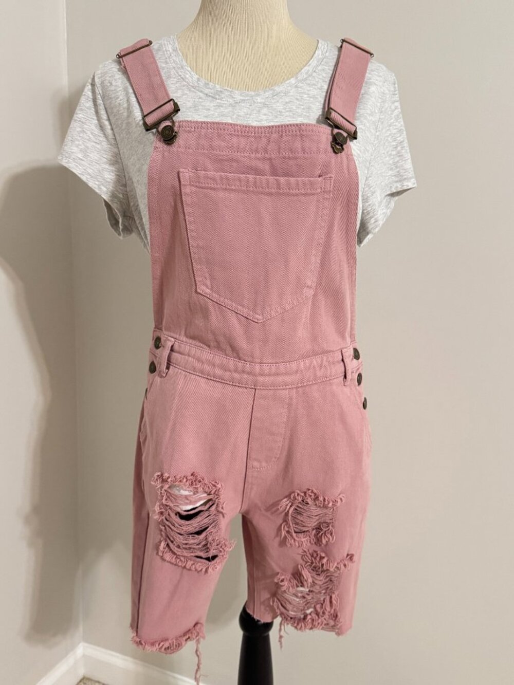 MOLLY GREEN Cal Distressed Cut-Off Pink Denim Overalls Shorts